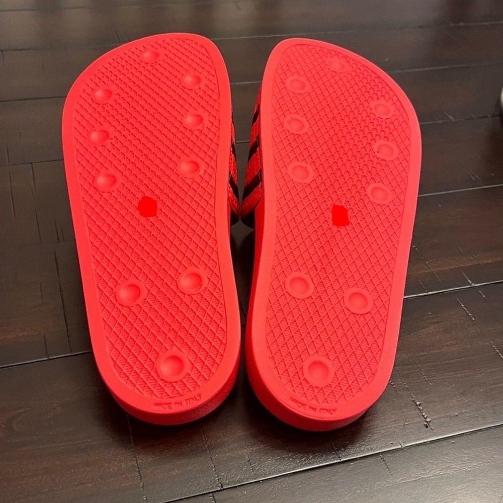 Adidas Adilette Slides Shoes Sandals JR3619 Made in Italy red Mens Size 11 - Picture 9 of 16